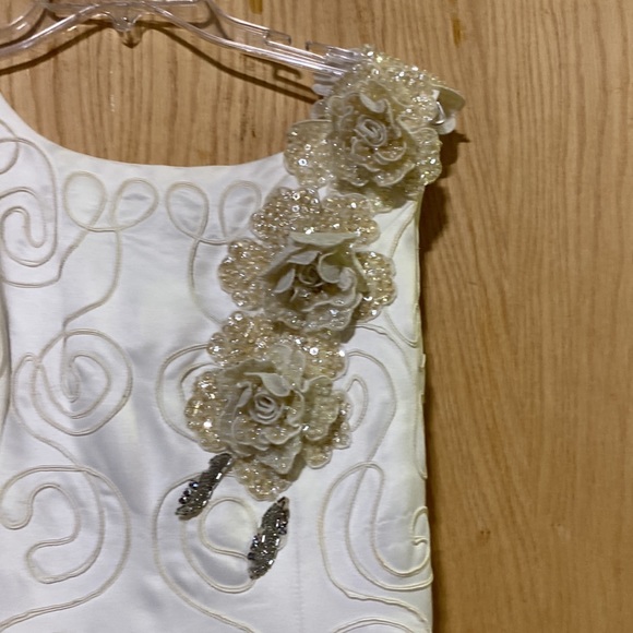 Macis- Beautiful ivory formal. - Picture 2 of 7